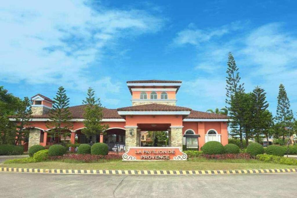 A Cozy 2-Bedroom Home In Malolos - Prime Location Екстер'єр фото